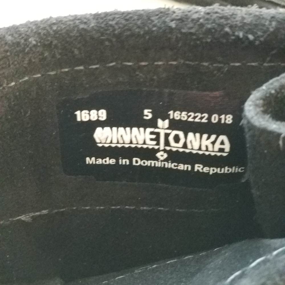 Minnetonka NWOT Black Suede Fringed Boots - Picture 6 of 9